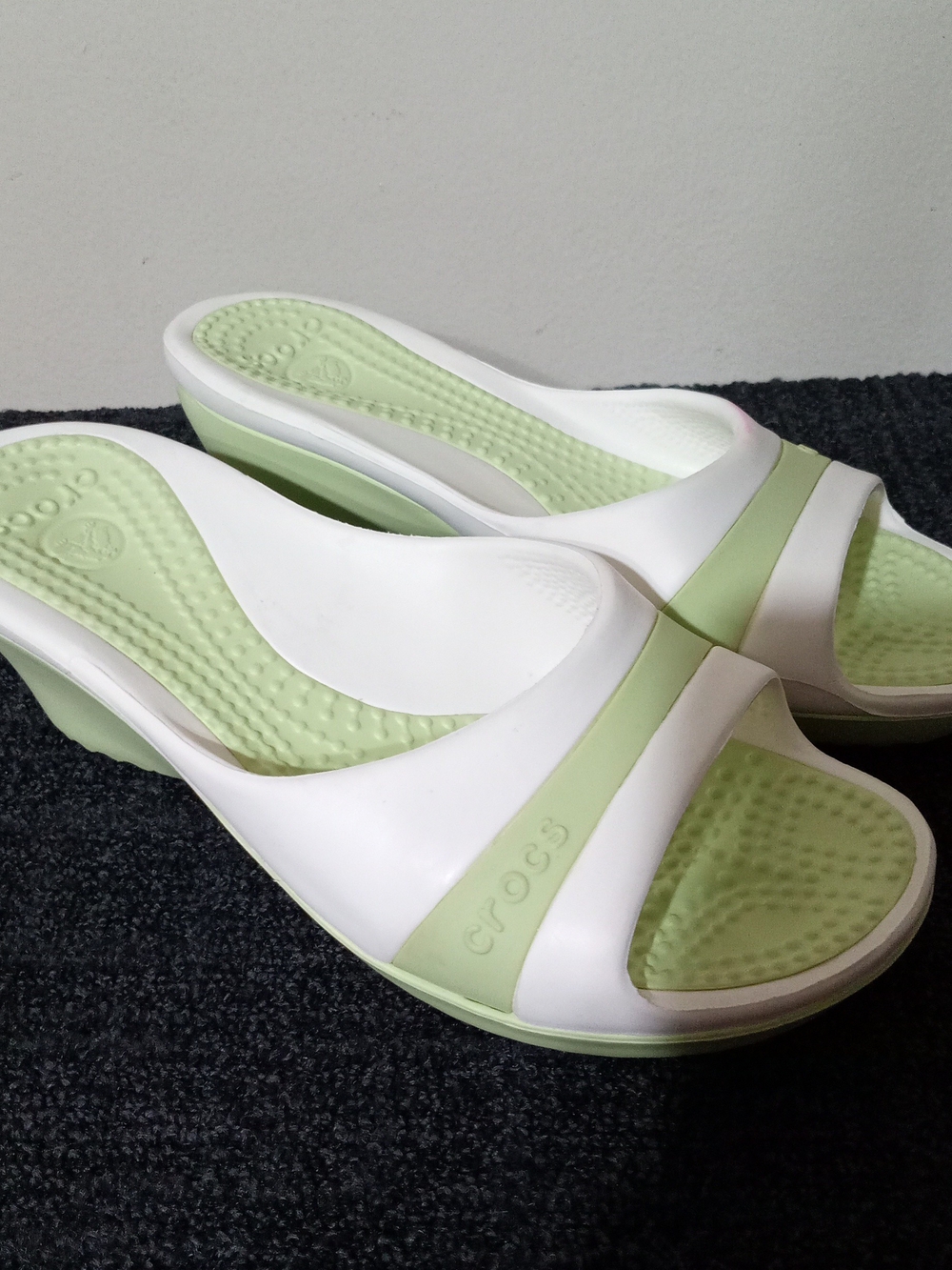 Crocs Women’s White & Light Green Slide Sandals